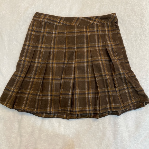 SHEIN Brown Plaid Pleated Skater Skirt - Picture 2 of 3